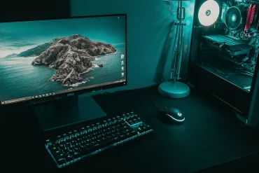 Desktop computer and keyboard in a workstation for remote Windows administration