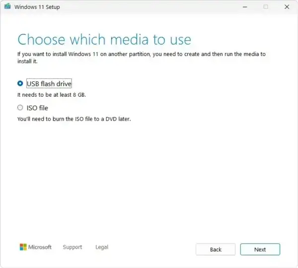 Windows 11 Media Creation Tool: Choose USB flash drive option