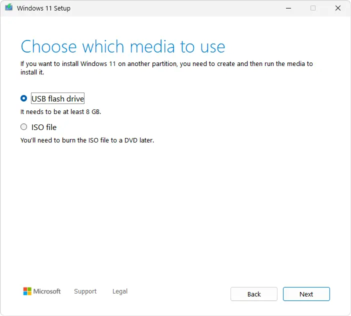 Windows 11 Media Creation Tool: Choose USB flash drive option